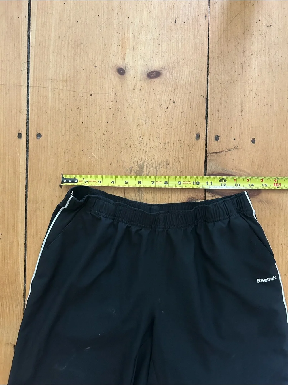 Vintage Reebok Black Athletic Capri Pants with White Side Panels - Picture 4 of 6